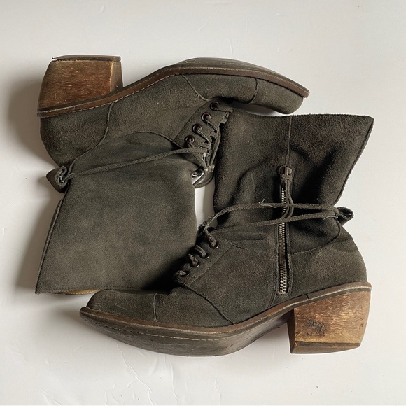 Gray suede Latigo Portland boots - size 9 - used condition - Picture 2 of 6